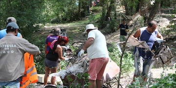 Vecinos unidos limpiaron las costas de un barrio de Carlos Paz. (Foto: prensa / Municipalidad VCP).