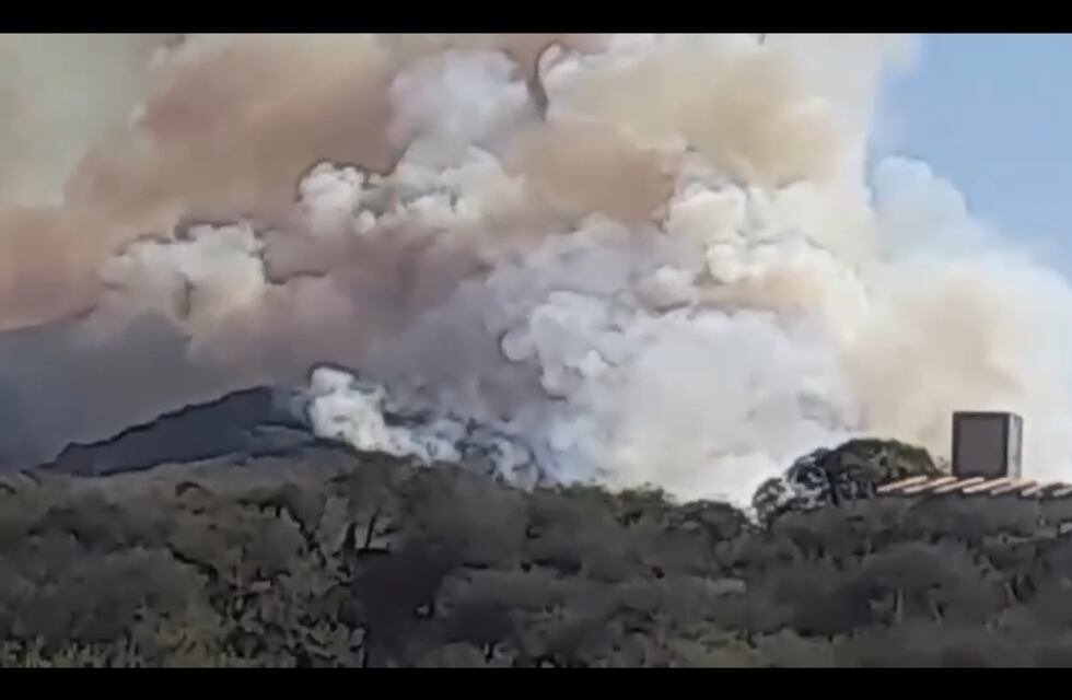 Incendios en Córdoba: bomberos contuvieron un foco en las Sierras Chicas
