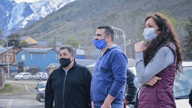 El Intendente efectuó una recorrida por los Barrios Felipe Varela y Los Alakalufes