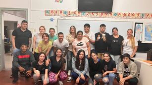 El grupo de personas que participaron del curso de seguridad alimentaria