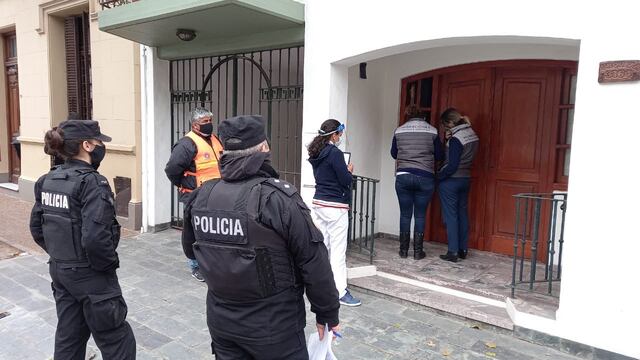 Control de Migraciones en las casas de las personas que regresaron del exterior. Imagen ilustrativa.