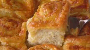 Cómo hacer pan de ajo y queso.