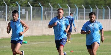 "Estamos de vuelta", publicaron desde las redes de Racing y compartieron fotos del primer entrenamiento. (@ClubARacing)
