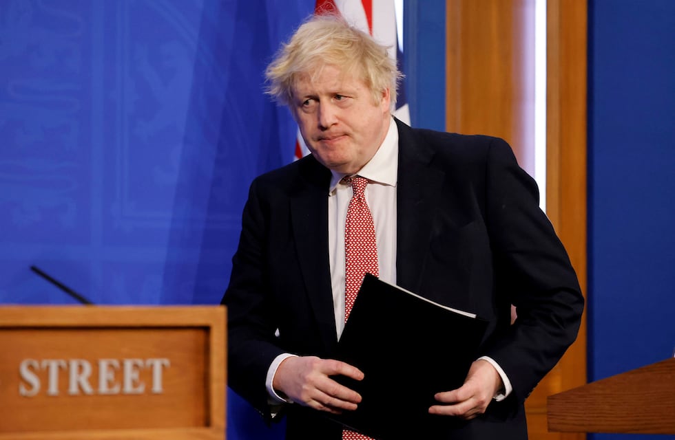 Reino Unido: Boris Johnson renunció a su cargo, tras la salida de más de 50 funcionarios