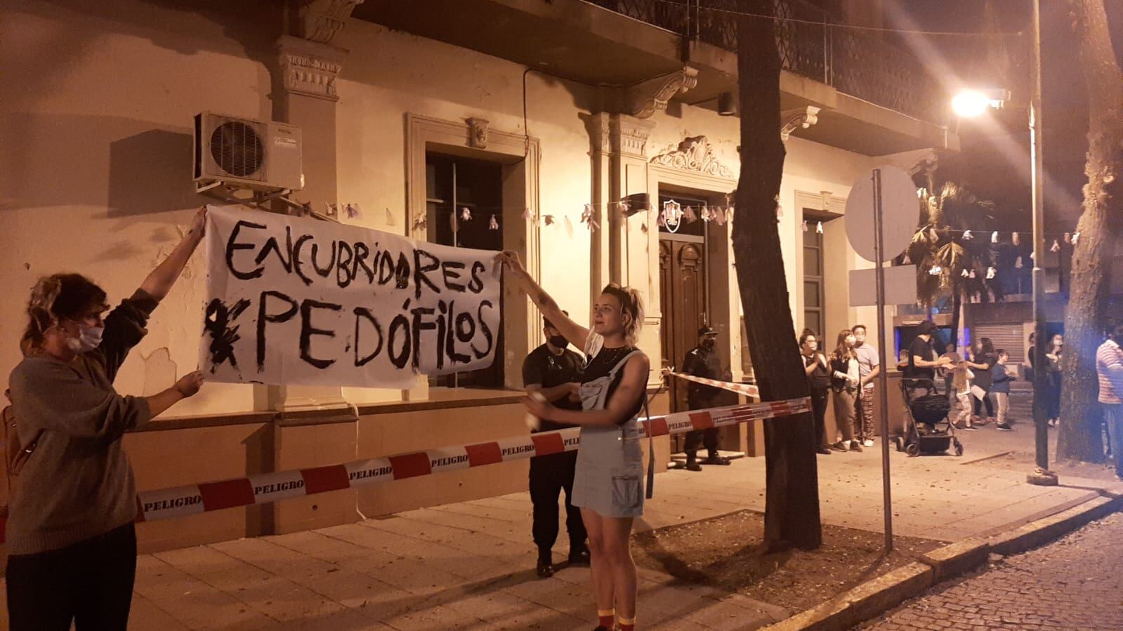 Nueva marcha en Rafaela pidiendo Justicia por el abuso sexual en el Colegio San José