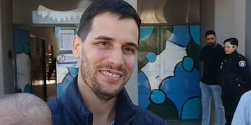 El intendente Leonardo Viotti emitió su voto