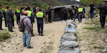 El operativo terminó con dos detenidos heridos y un vehículo volcado en la zona fronteriza.