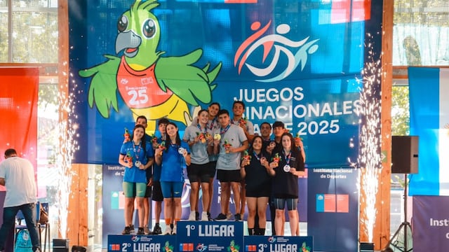 El equipo de natación de Córdoba con Maximiliano Meubry logró la medalla de oro en los juegos binacionales