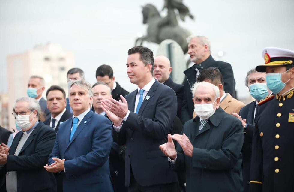 Manuel Calvo encabezó el acto por el 25 de Mayo en Córdoba