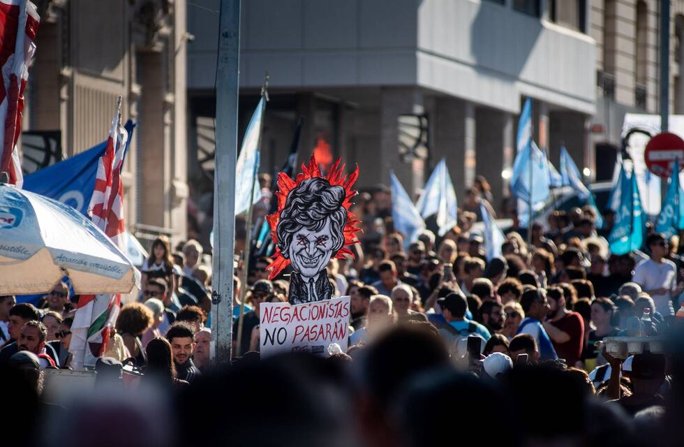 El acto del Día de la Memoria en Rosario apuntó contra Javier Milei sin medias tintas