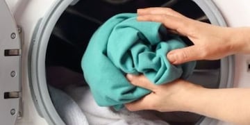 Chau secarropas: el truco casero para que la ropa salga casi seca de la lavadora