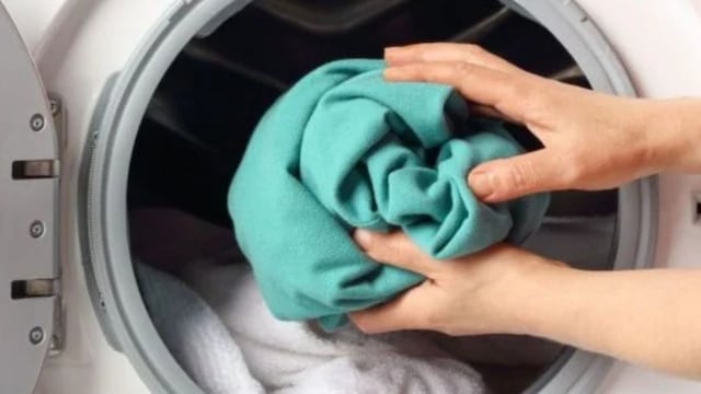 Chau secarropas: el truco casero para que la ropa salga casi seca de la lavadora