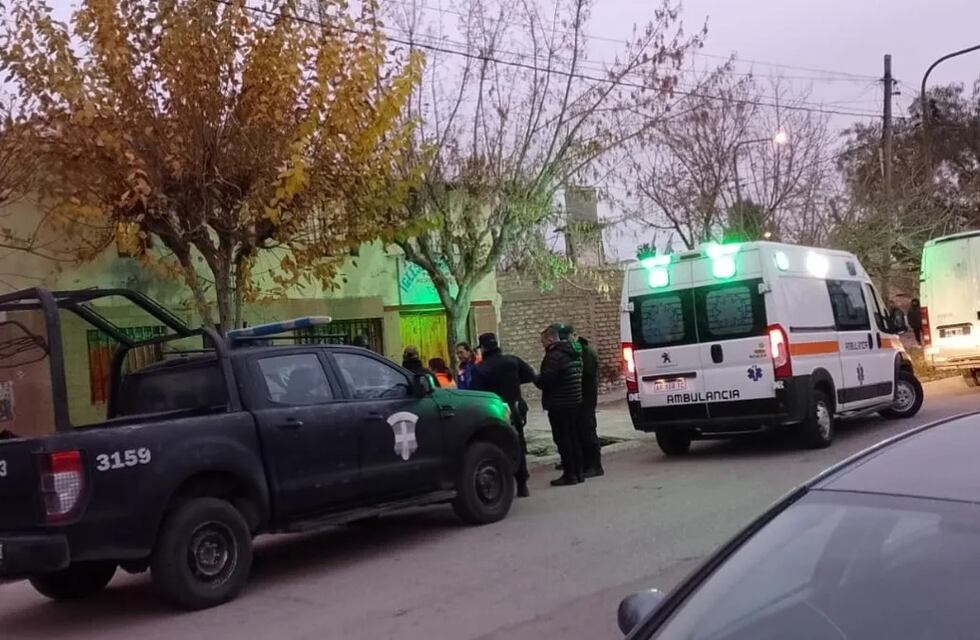 Un joven de Las Heras se atrincheró con su pareja y casi muere desangrado por cortarse con vidrios