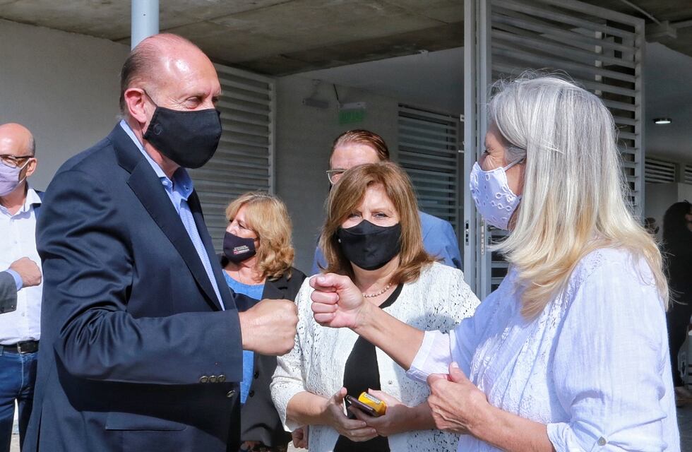 Perotti: “Tenemos tres veces más docentes vacunados que provincias similares”