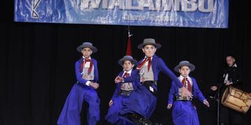Jeremías Guevara, Aarón Rodriguez, Valentín Miretti, Benjamín Miretti de Arroyito campeones provinciales de malambo
