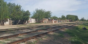 Un delincuente armado atacó al joven cerca del cruce de Mitre y Caseros.