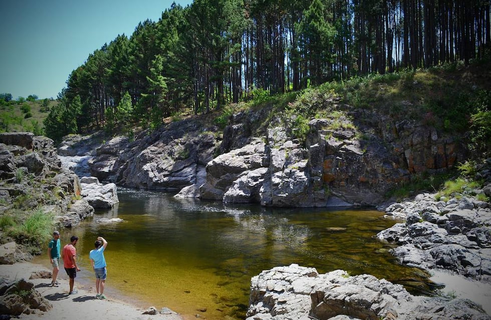 Aguas cristalinas y verdes paisajes: seis piletones naturales en Córdoba para visitar