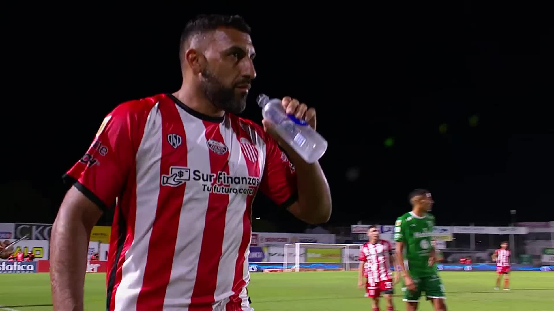 Wanchope Ábila aún no anotó para Barracas (Captura)