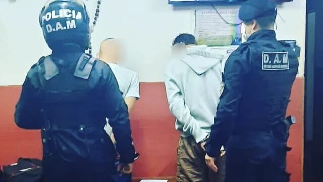 Fueron detenidos tras la sustracción de un celular en Posadas.