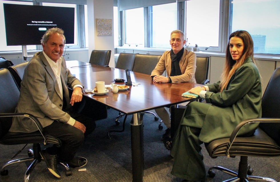 El intendente Esteban Avilés mantuvo una una reunión de trabajo con máximas autoridades del Turismo Nacional