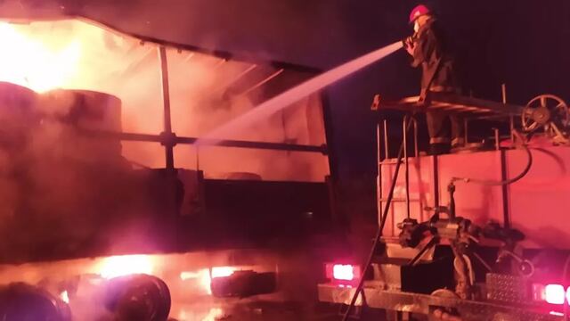 Afortunadamente, el conductor del camión salió ileso del siniestro.