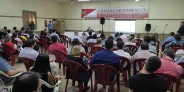 El ministro de Hacienda, Adolfo Safrán, brindó una charla sobre la situación económica provincial en Eldorado.