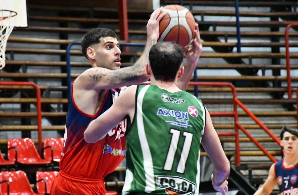 El Deportivo y Cultural debutó en el Asociativo con derrota ante el campeón