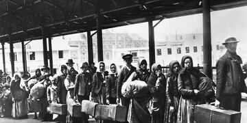 Desde el sitio web del Centro de Estudios Migratorios Latinoamericanos se pueden saber varios datos del viaje que los antepasados hicieron entre 1800 y 1960 para llegar al país. Foto: Los Andes.