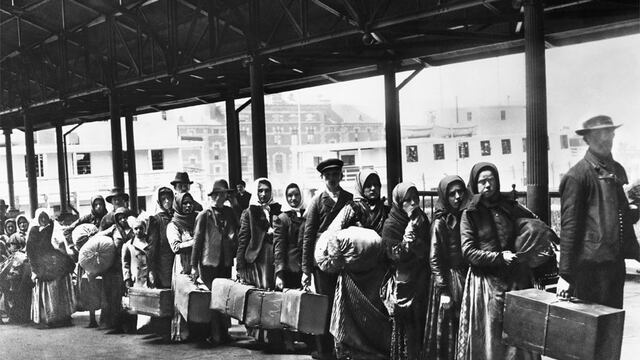 Un buscador te dice en qué barco llegaron tus familiares inmigrantes a Argentina
Desde el sitio web del Centro de Estudios Migratorios Latinoamericanos se pueden saber varios datos del viaje que los antepasados hicieron entre 1800 y 1960 para llegar al país.