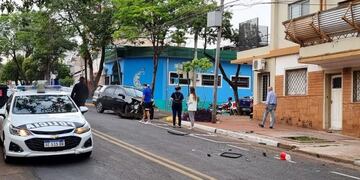 Un joven resultó lesionado tras un siniestro vial en pleno microcentro posadeño.