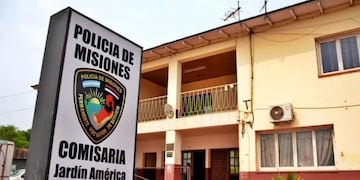 Dos detenidos se fugaron de la comisaría de Jardín América.