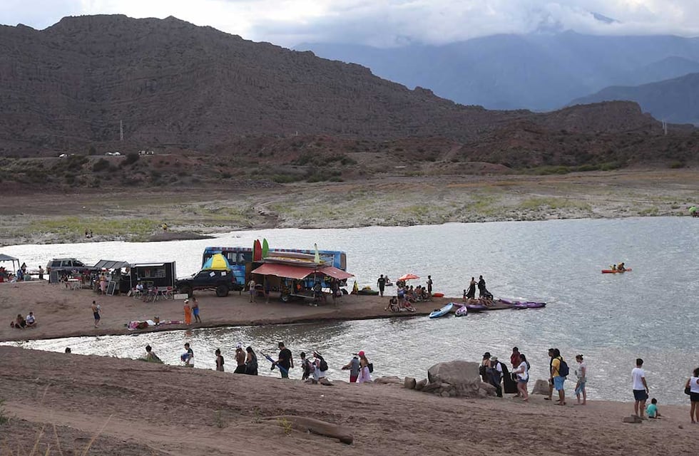 Fuertes quejas por contaminación sonora y ambiental en Potrerillos