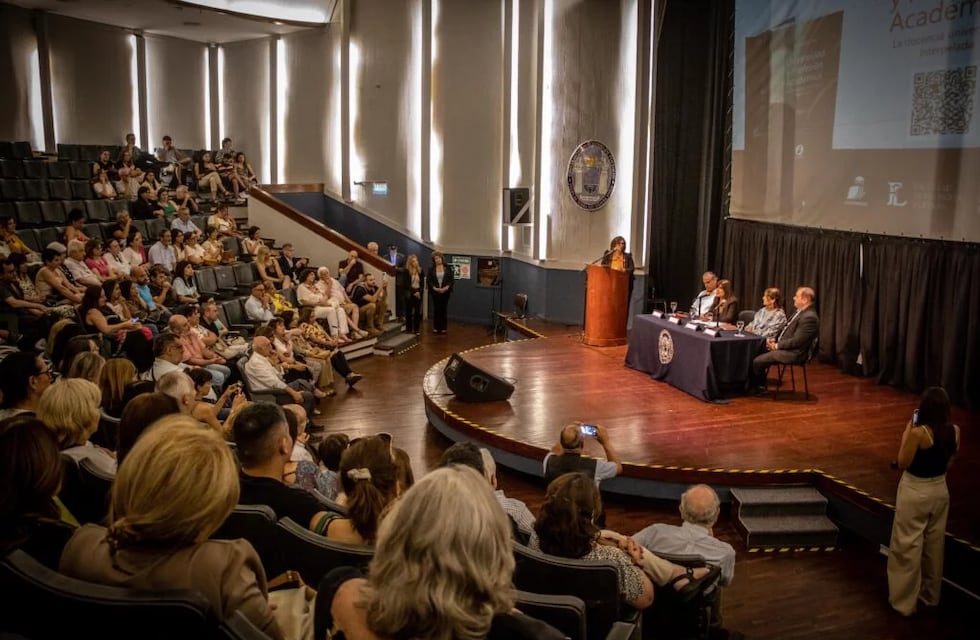 Presentaron el libro “Universidad y profesión académica” de Mercedes Leal