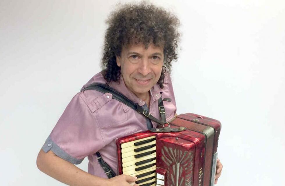 El histórico acordionista de La Mona despertó del coma