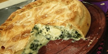 Tarta de acelga y queso. Imagen de archivo