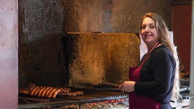 Betiana Villa, la asadora de Alvear que representará a Mendoza en el Campeonato Federal del Asado.