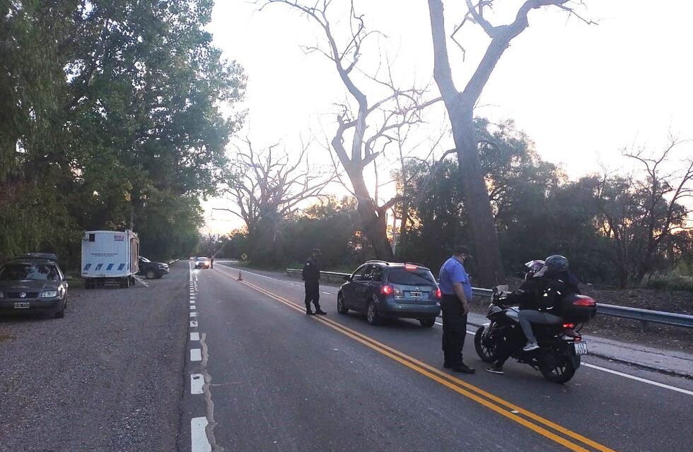 Cepa Manaos: la Policía acompaña a los viajeros para que pasen por Alvear sin detenerse