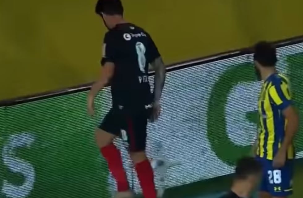 Salió videojuego en el que Pablo Pérez rompe drones para evitar amonestaciones