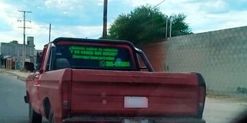 “¿Quieres salvar tu relación y no sabes qué hacer? “¡Nosotros tampoco, llamanos para la mudanza!”, la divertida propuesta santiagueña.