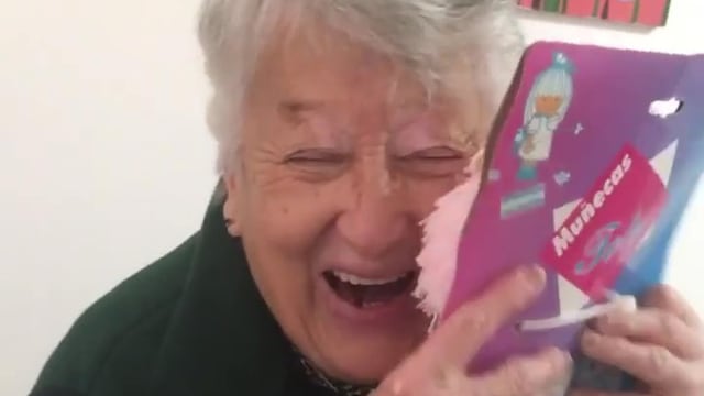 La mujer confesó que toda su vida había deseado una muñeca.