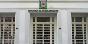 Los ojos puestos en la sede de la AFA, en Capital Federal. (Foto: archivo)
