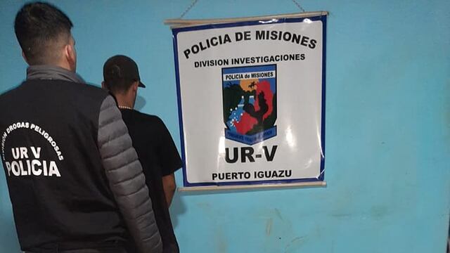 Un joven fue detenido tras robar objetos de vehículos en Puerto Iguazú.