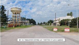 La pavimentación del Bv. Hipólito Yrigoyen en el tramo comprendido entre Av. Marchini y calle Colombia, y de la Av. Muriel, desde Yrigoyen hasta Sargento Cabral (mano norte)