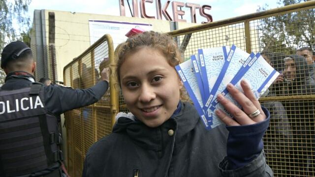 Cientos de hinchas "neutrales" esperaron 3 días para comprar las entradas y estar en el partido del viernes cuando Boca visite a Godoy Cruz en Mendoza.