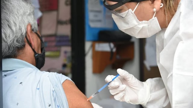 PAMI inició la campaña anual de vacunación antigripal en el país.