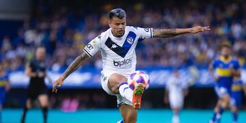 Vélez y Boca juegan un partido intenso en La Bombonera. Foto: @Velez