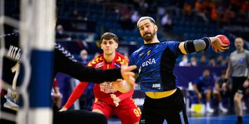 Federico Pizarro tuvo una destacada actuación en la victoria ante Macedonia del Norte por el Mundial de handball 2023.