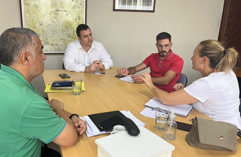 Pese a la falta de insumos y pagos, la Municipalidad diseñó un esquema de fumigación y corte de césped en los barrios