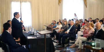 Programa de contención para personas con Alzheimer y otras demencias.