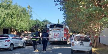 Bomberos trabajaron en el lugar por la "evidente presencia de monóxido de carbono.